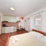 Apartamento With Parking Space Privlaka, Zadar - 23640
